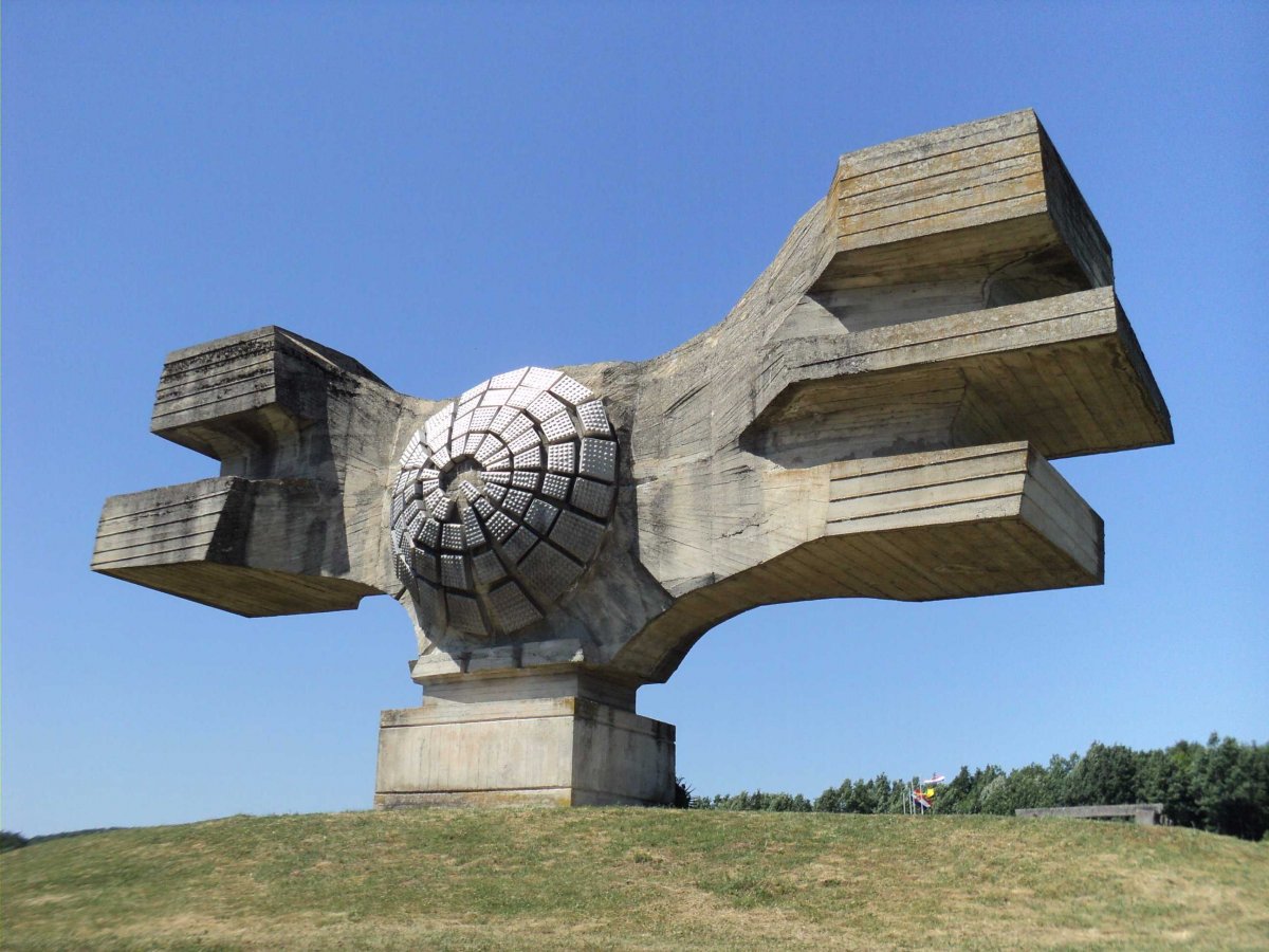 Monument-to-the-Revolution-built-Croatia-Yugoslavia-abstract-sculpture–dedicated-people-of-Moslavina-during-World-War-II