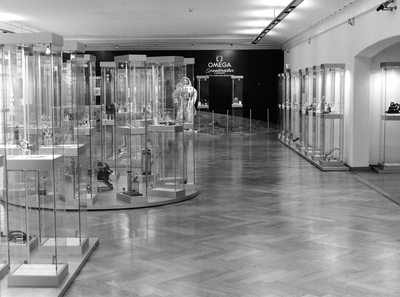 Main-hall-Omega-Museum-Visit-Monochrome-Watches
