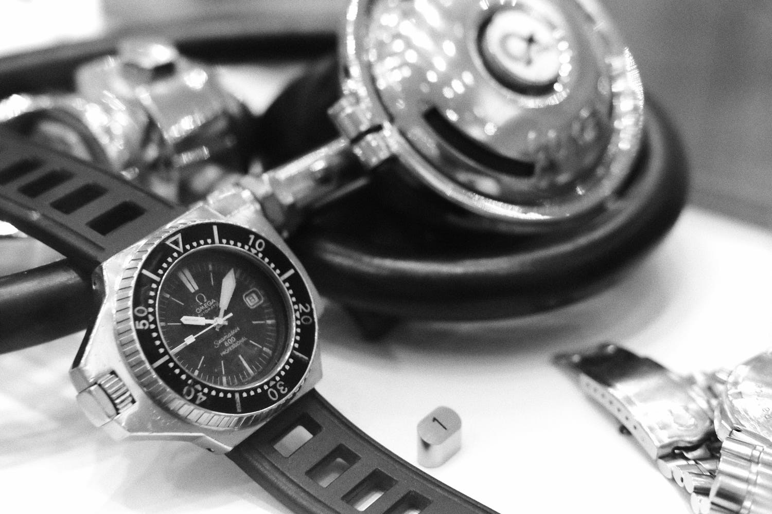 ploprof-comex-Omega-Museum-Visit-Monochrome-Watches