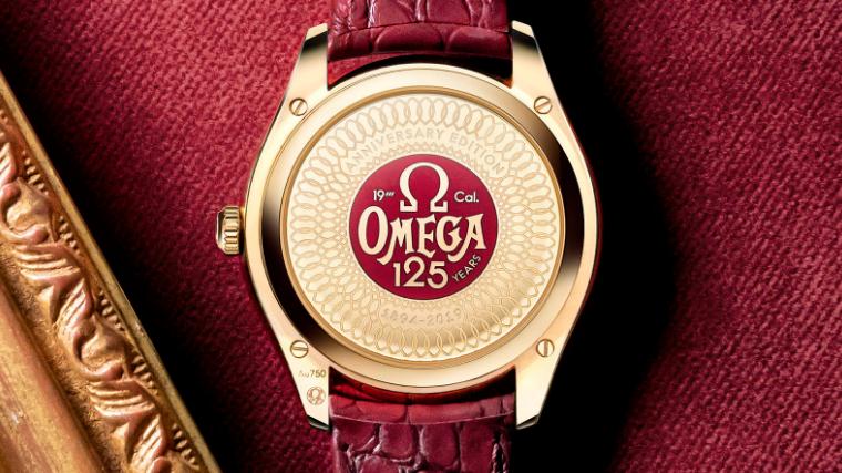The luxury fake watches are made from 18k gold.